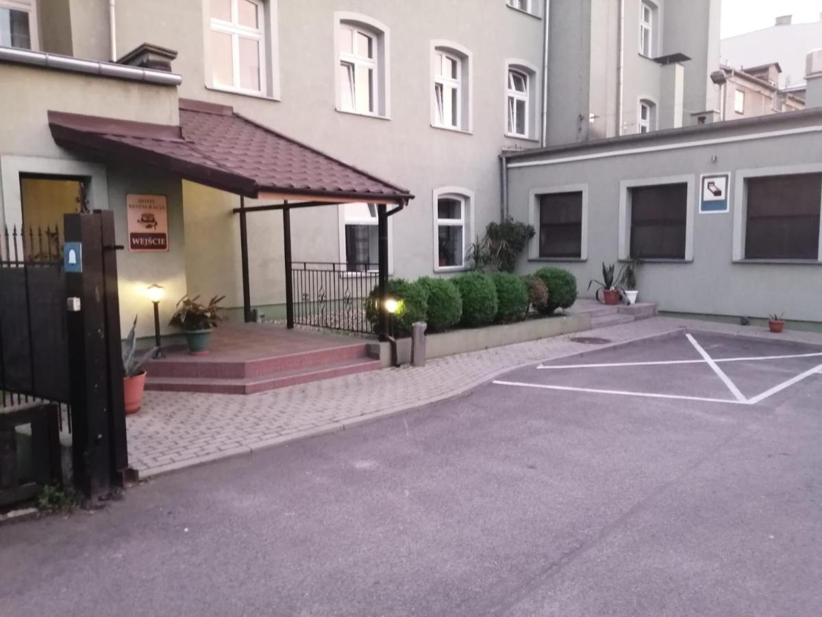 Hotel Sowa Эльблонг Экстерьер фото